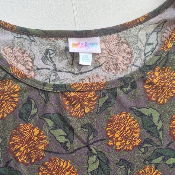 LuLaRoe Gray Hi-low Short Sleeve Tee - Picture 2 of 5